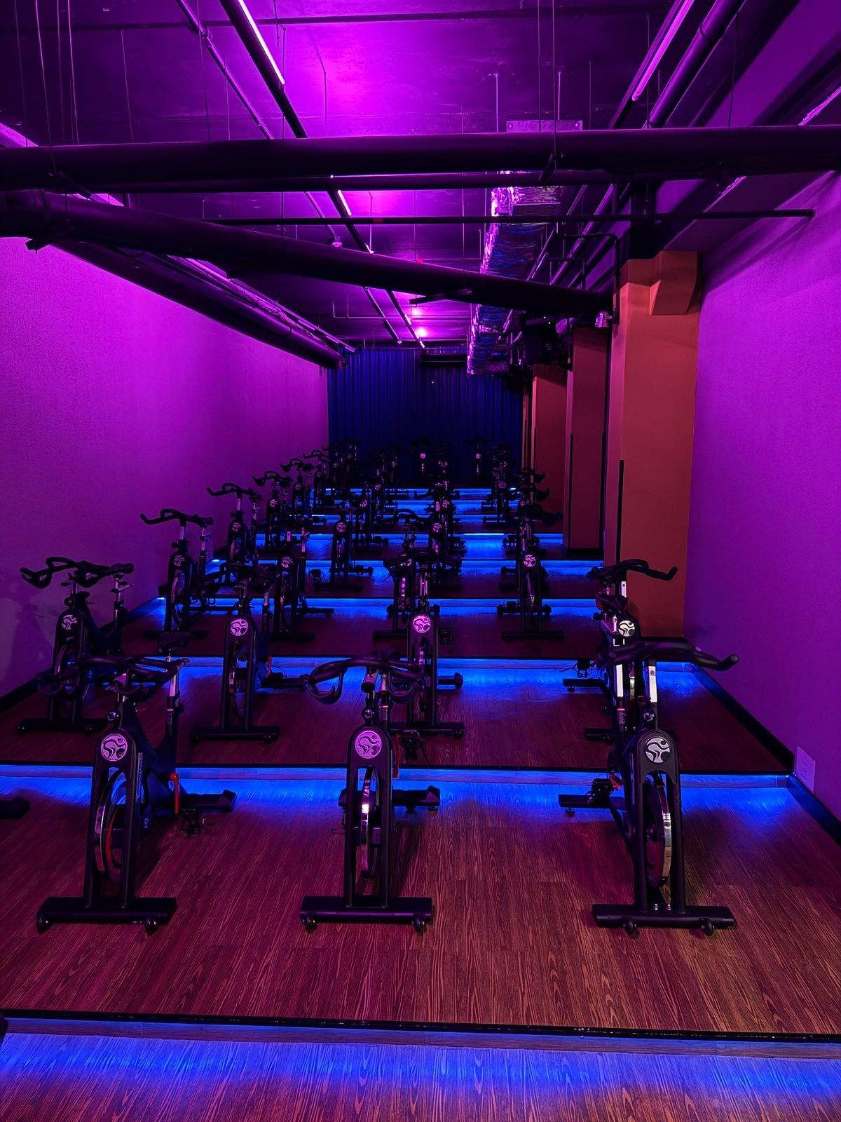 Eletro Santos: referência em montagem de padrões elétricos. Seguimos todas as normas técnicas, oferecendo soluções modernas e seguras para residências, comércios e indústrias. Energia com confiança! ⚙️